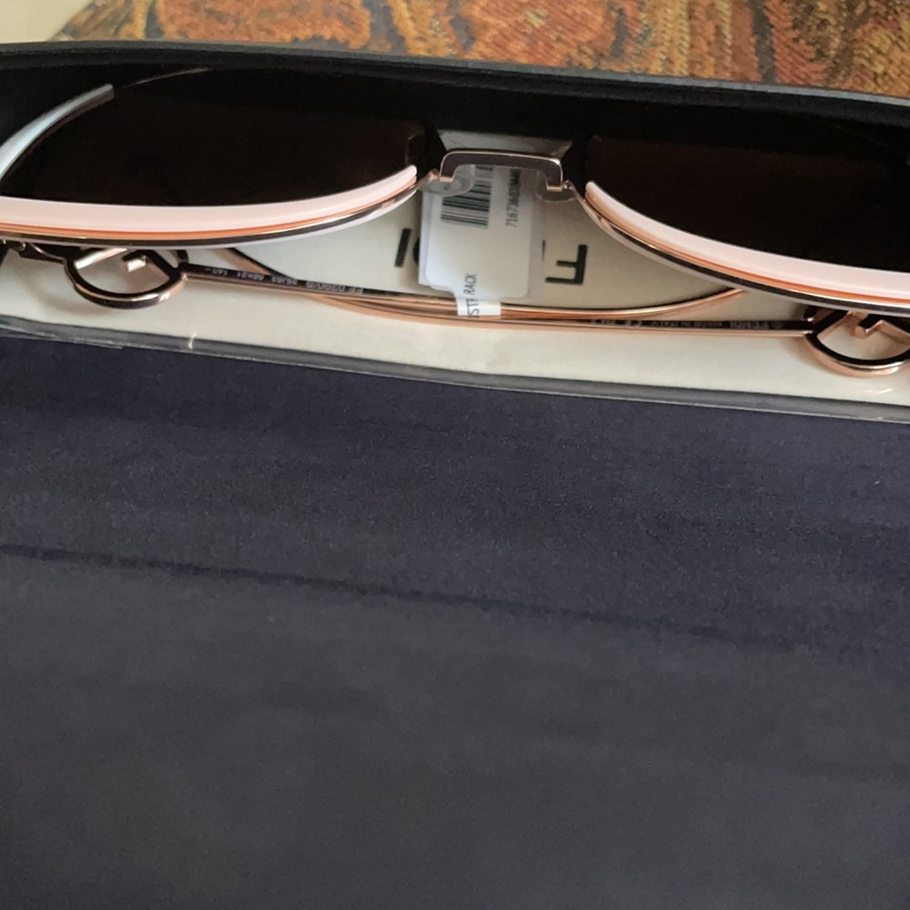 58mm Metal Butterfly FENDI sunglasses - Picture 9 of 9